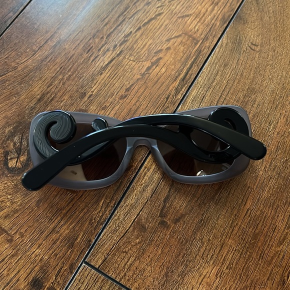 Prada Women Sunglasses - Picture 1 of 7